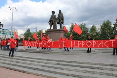 Свердловск. «По шапке» полицейской фуражкой