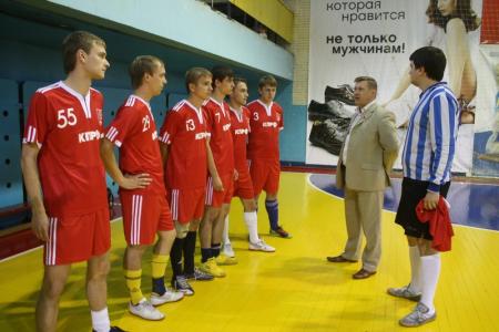 Новосибирск: Команда КПРФ вышла в финал блиц-турнира по мини-футболу