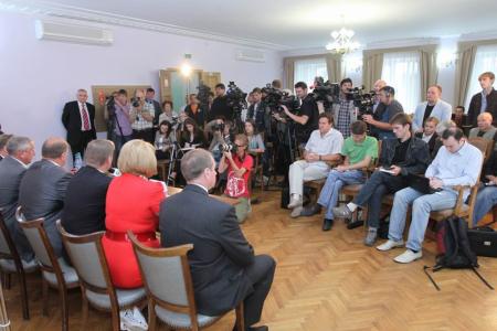 kprfnsk.ru: Хроника визита лидера КПРФ Г.А. Зюганова в Новосибирскую область
