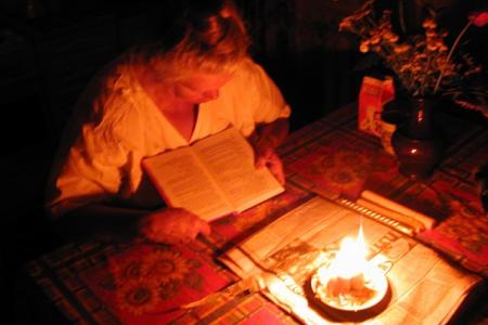 Краснодарский край. В связи с массовыми отключениями жилых домов от электроснабжения и угрозой жизни и здоровью граждан депутат Госдумы С.П.Обухов направил запрос в прокуратуру