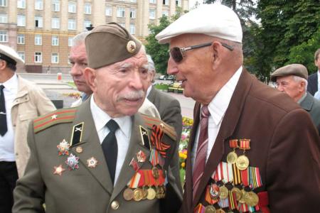 Белгород: Коммунисты и ветераны почтили память воинов-освободителей