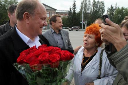 Г.А. Зюганов принял участие в возложении цветов сибирякам, освобождавшим мир от "коричневой чумы"