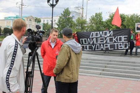 Свердловск. «По шапке» полицейской фуражкой