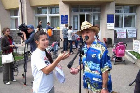 Протестный митинг в Казани: «Единая Россия», извини, что нарожали!