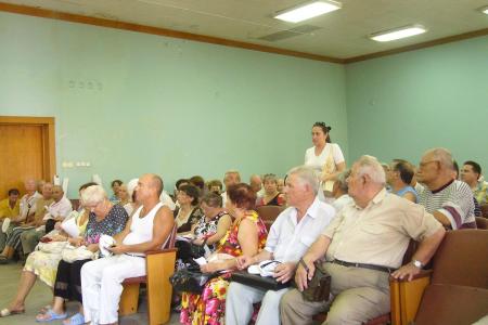 С Новороссийска началось создание кубанского "Народного ополчения". Секретарь ЦК КПРФ С.П.Обухов принял участие в собрании инициативных групп ополчения города-героя