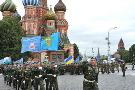 Г.А. Зюганов принял участие в праздновании Дня ВДВ на Красной площади