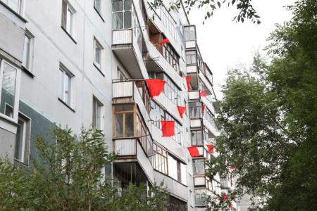Новосибирск. Улица Сиреневая стала красной: Жители обещают чиновникам Новую Сагру, если те не остановят точечное строительство
