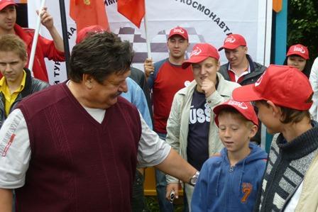 Коммунисты Алтайского края и республики Алтай ударили автопробегом - по стараниям «единороссов» поставить себе в заслугу полет Германа Титова 