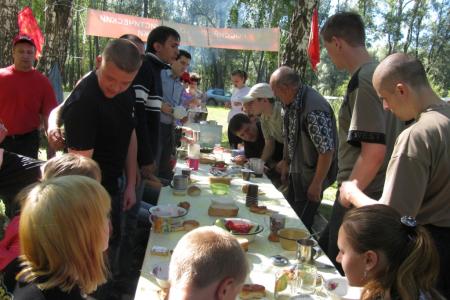 «Наш мир не продается! Продолжай бороться!» В Бийском районе Алтайского края прошел летний лагерь комсомольского актива