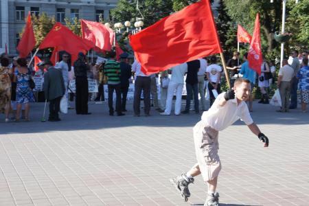 Ростов-на-Дону: Отменить преступные приказы, ставящие под угрозу безопасность Родины!