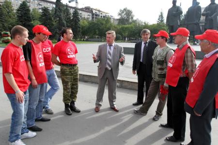 Новосибирск: Автопробег «20 лет без СССР» стартовал с площади Ленина