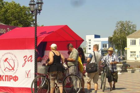 Депутат Госдумы С.П.Обухов на встрече с избирателями Гулькевичского района Краснодарского края: Инициативы КПРФ и три аферы «Единой России» в ходе весенней сессии Думы