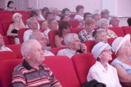 «За 20 лет после развала СССР у каждого жителя России олигархи вытащили из кармана по 50 тысяч долларов». Депутат Госдумы С.П.Обухов провел отчет перед избирателями Мостовского района Краснодарского края