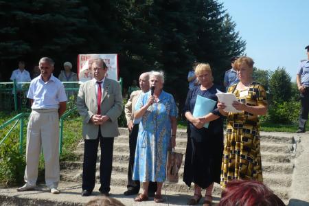 Тульская область: Богородицкие рабочие верят только коммунистам! В знак протеста против банкротства завода технохимических изделий они вступают в КПРФ и готовятся к голодовке