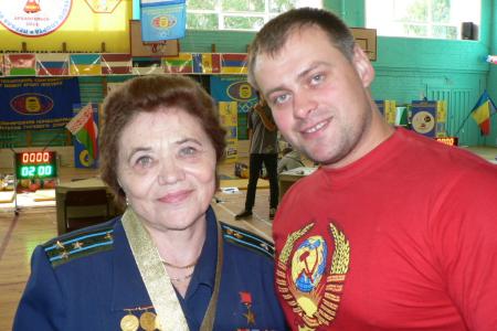 Победы русского богатыря, члена КПРФ Алексея Канарейкина. Псковские коммунисты поздравляют своего товарища 