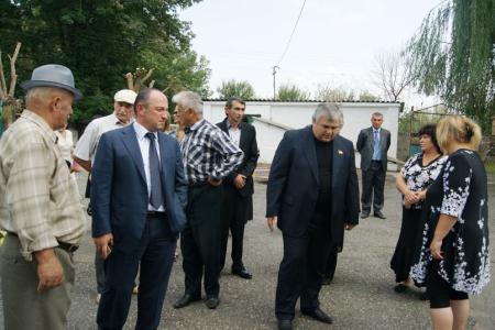 Подарок детям от коммунистов Северной Осетии