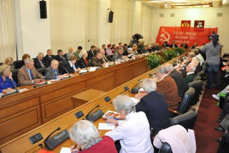 Г.А. Зюганов: Красный стяг Победы полностью соответствует нашей исторической традиции   