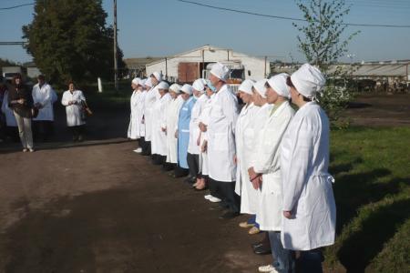 Низкий поклон труженикам села! Депутат В.А.Стародубцев приветствовал участников Тульского областного конкурса операторов машинного доения   