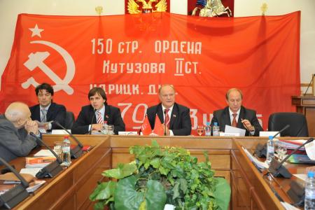 Г.А. Зюганов: Красный стяг Победы полностью соответствует нашей исторической традиции   