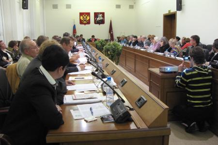 Круглый стол в Мосгордуме: чиновники подталкивают столицу к экологической катастрофе  
