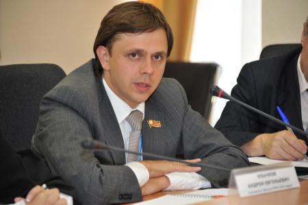 Г.А. Зюганов на форуме в Ярославле: «Пропасть между богатыми и бедными растет» 
