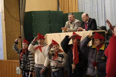 Подмосковье. Повесть о рынке сбыта отечественного автопрома, жилищных аферах и  «медвежьей любви» к ветеранам и детям 