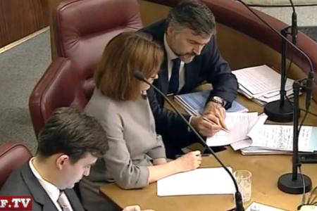Видео. Набиуллина не смогла скрыть бледности лица. Во время критического выступления В.И.Кашина по отчету Министерства экономического развития в правительственной ложе царила растерянность