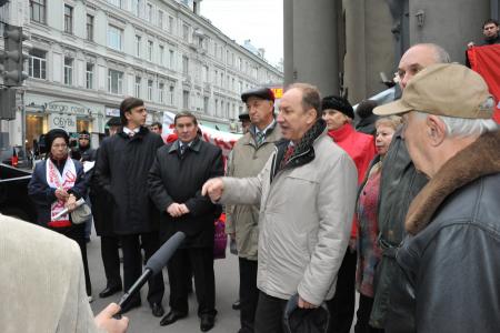 Пресс-конференция московских коммунистов: Заставим власть принять закон «О копии Знамени Победы!»