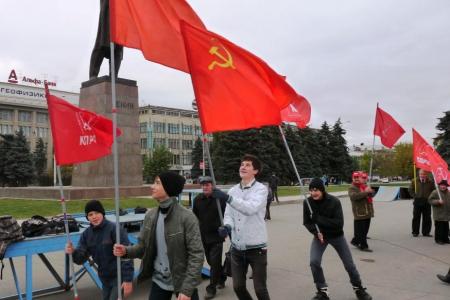 Саратовская область: Красные в городе