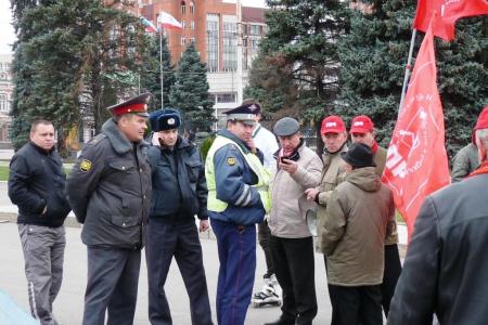 Саратовская область: Красные в городе