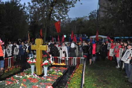 «Мы должны победить во имя памяти павших!»  Траурные мероприятия 4 октября в Москве 