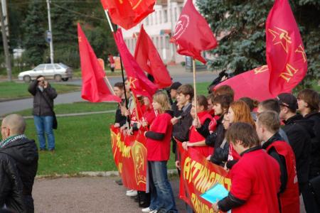«Подул ветер перемен…» Молодежное шествие «Антикапитализм – 2011» состоялось в Великом Новгороде
