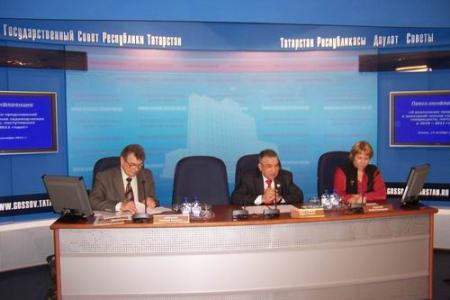 Пресс-конференция фракции КПРФ в Госсовете Татарстана: «Помочь садоводам!»
