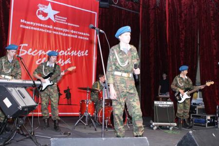 В Новосибирске состоялся конкурс комсомольской песни «Беспокойные сердца»
