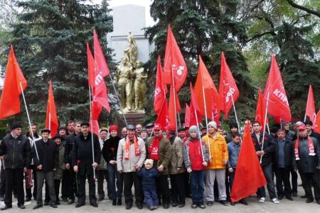 Саратовская область: Красные в городе