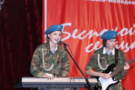 В Новосибирске состоялся конкурс комсомольской песни «Беспокойные сердца»