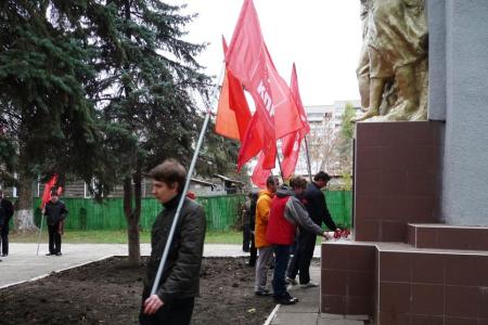 Саратовская область: Красные в городе