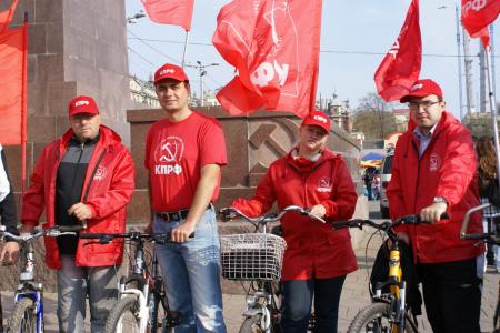 Приморский край. Коммунисты совершили агитационный велопробег по Владивостоку