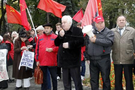 Воронеж: «Вечная память защитникам Дома Советов!»