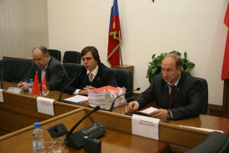 Пресс-конференция московских коммунистов: Заставим власть принять закон «О копии Знамени Победы!»