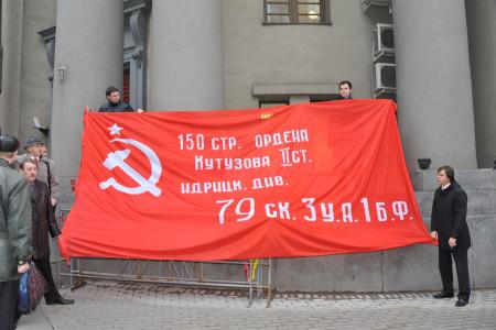 Пресс-конференция московских коммунистов: Заставим власть принять закон «О копии Знамени Победы!»