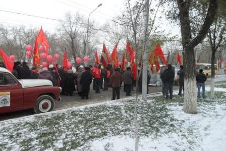 Буржуазной власти пора уйти! Праздничные мероприятия в Оренбургской области