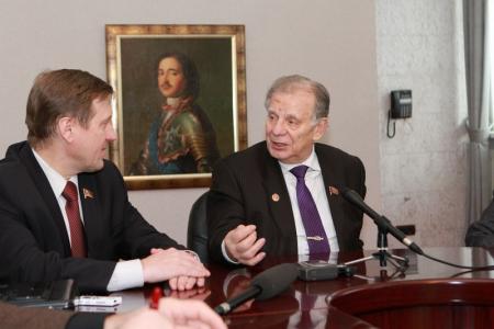 Жорес Алферов в Новосибирске: Пока большинство у «Единой России», развивать науку очень трудно