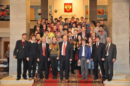 От спортивных побед - к победе КПРФ! Г.А. Зюганов наградил победителей московской студенческой спартакиады 