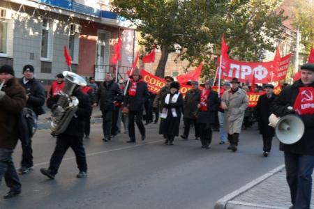 Астраханская область: Победа будет за нами! Красные конники возглавили шествие КПРФ 7 ноября