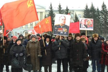 Курган. «Которые тут временные, слазь, кончилось ваше время!» Праздник Великого Октября в Зауралье