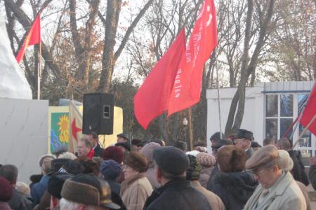 Краснодарский край, Ейск: Встреча избирателей c депутатами Обуховым, Осадчим и Ширшовым состоялась, несмотря на провокацию. Сотни граждан скандировали "Позор власти!"