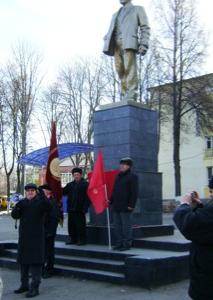 Тульская область: 7 ноября в г.Киреевске состоялся митинг в ознаменование 94-й годовщины Великого Октября (Фоторепортаж)