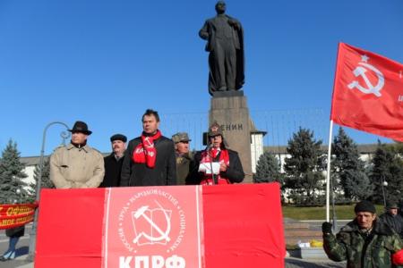 Астраханская область: Победа будет за нами! Красные конники возглавили шествие КПРФ 7 ноября
