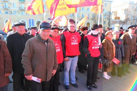 Астраханская область: Победа будет за нами! Красные конники возглавили шествие КПРФ 7 ноября